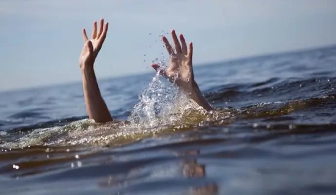 youth from uttarpara dies by drowning in ganga river