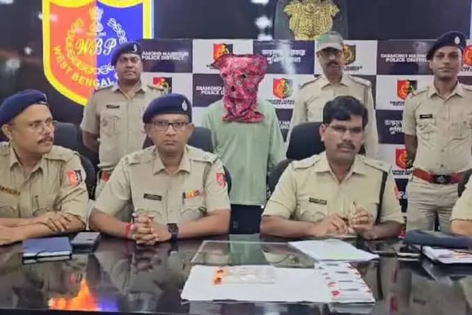 gold worth rupees 22 lakhs recovered from maharashtra gnr