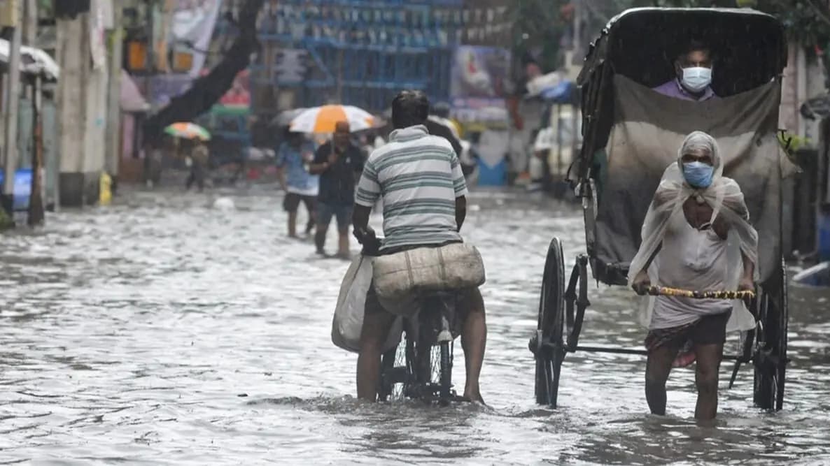 Weather update temperature below 30 heavy rainfall forecast in bengal gnr