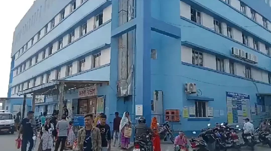 Short circuit caused smoke at Basirhat super speciality hospital_gnr