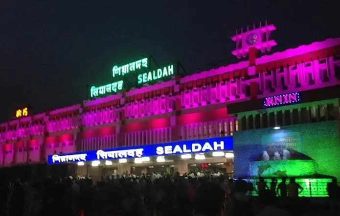 SEALDAH DIVISION GEARS UP TO FACILITATE PANDAL HOPPERS BY ENSURING SMOOTH TRANSPORATION ARRANGEMENTS DURING ENSUING DURGA PUJA FESTIVAL