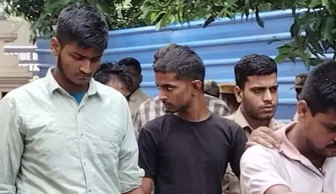 Barrackpore police netted two sharp shooters of subodh singh from a hotel in dakshineswar