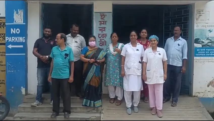 rg kar issue, protest all over in bengal hospitals gnr