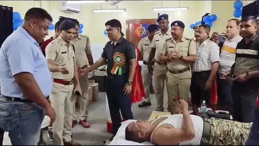 Blood donation camp arranged by jangipur police district welfare association