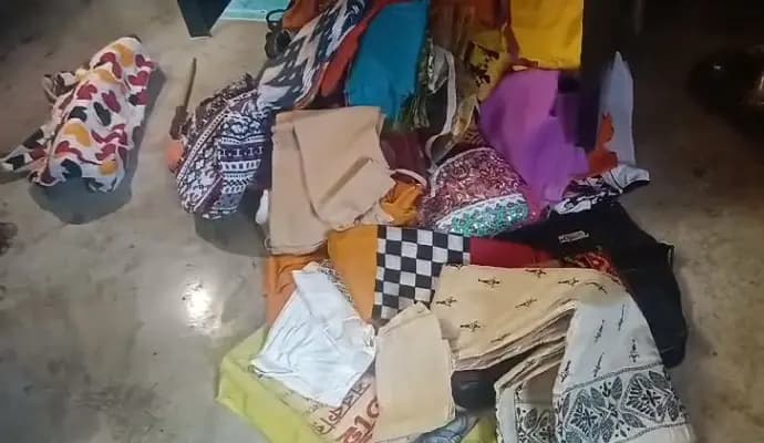 theft in Raghunathganj in Murshidabad