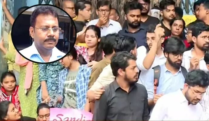 Protest in cnmc against joining of new principal sandip ghosh gnr