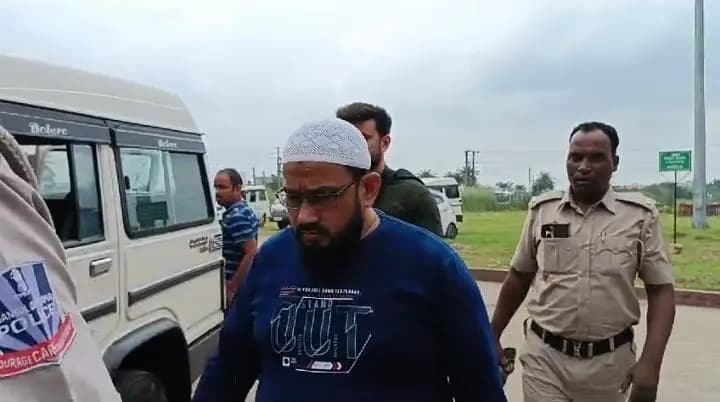 Andal Airport Two passengers were held with firearms and cartridgesAndal Airport Two passengers were held with firearms and cartridges gnr