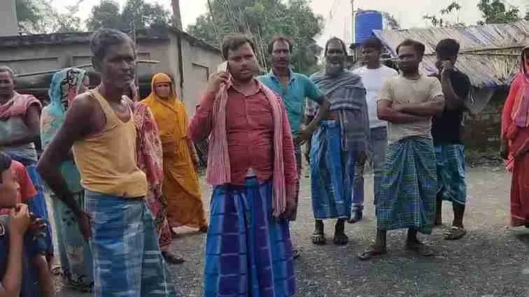 Four Including a Child of Bengal Died After a Wall Collapsed on Them