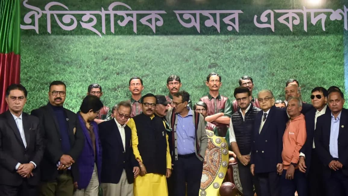 Inauguration of the historic statue of 1911 shield winning eleven