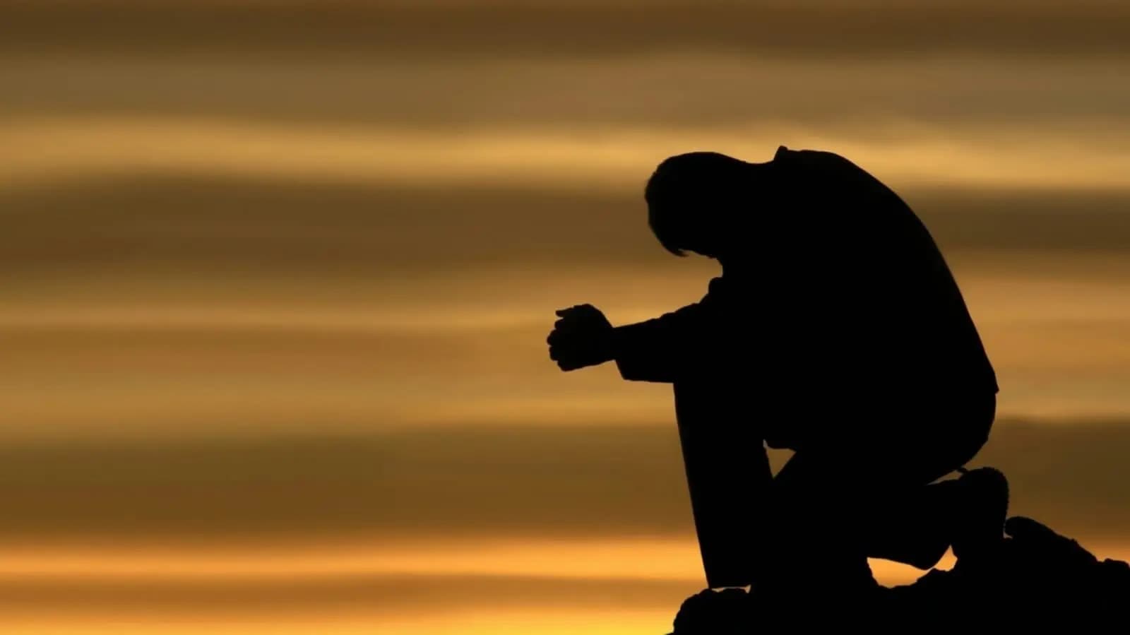 amitabh bachchan shared his journey and revealed his first salary ent