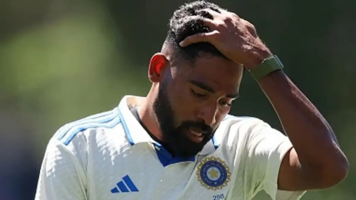 Josh Hazlewood bats for Mohammed Siraj spt 