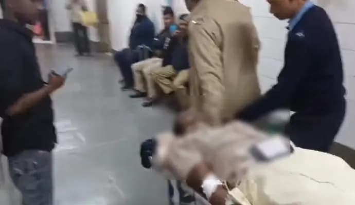 one police constable dead in road accident at murshidabad