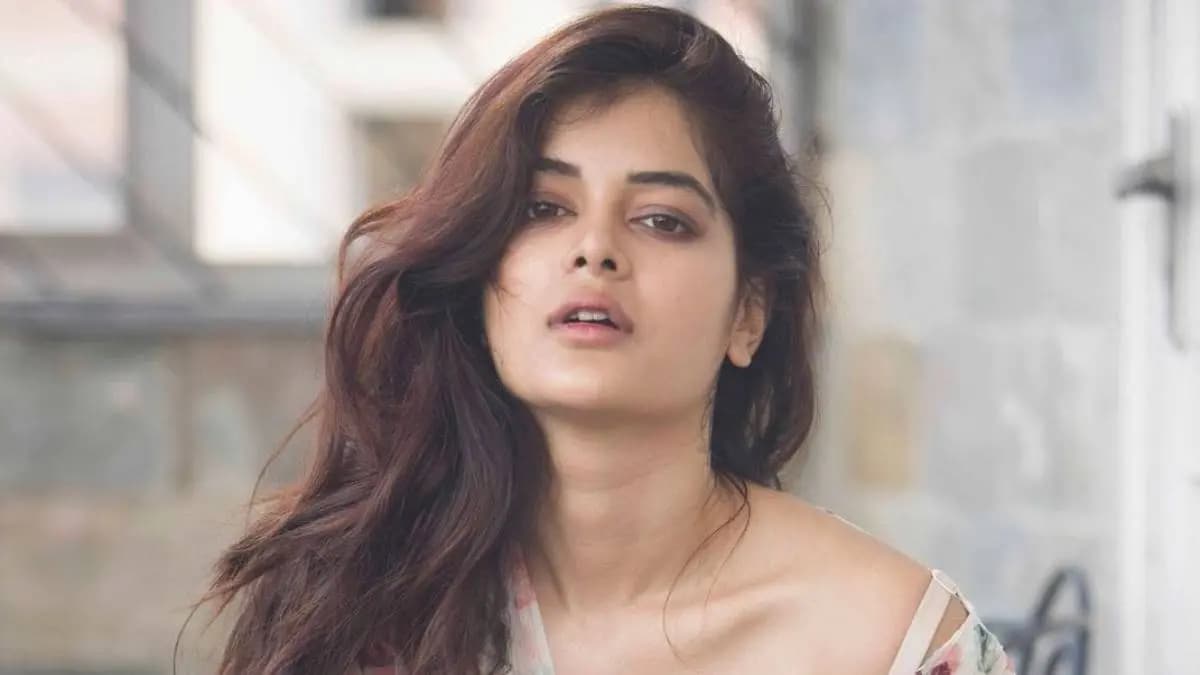 Bengali Actress Madhumita sarkar reveal that with whoom she went to hills during shooting ent