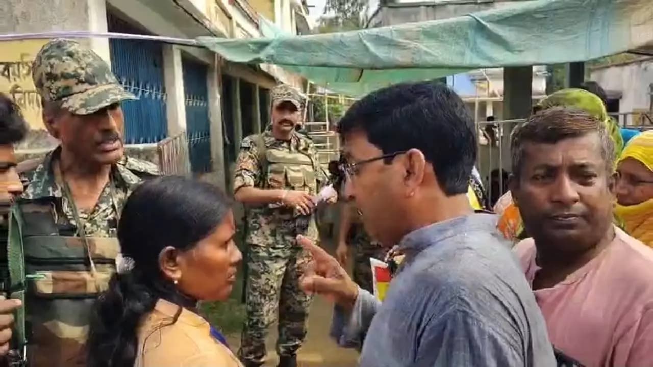 Phase 1 Assembly Polls In West Bengal: Voters Alleged Technical Problem Of EVM Machine in Burwan, BJP Candidates Gets All Votes