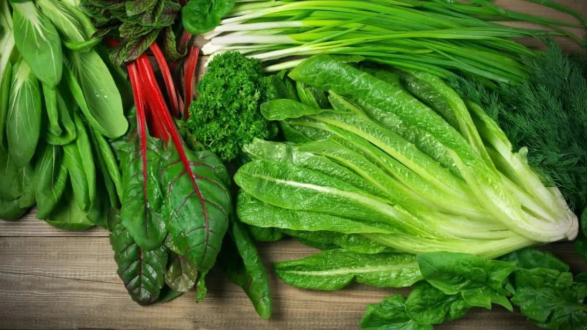 Spinach have lots of calcium iron and magnesium can prevent osteoporosis and anemia by promoting red blood cells lif