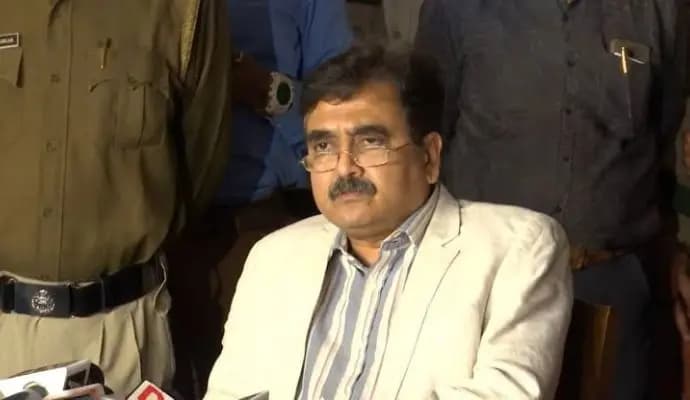 fir filed against abhijit gangopadhyay