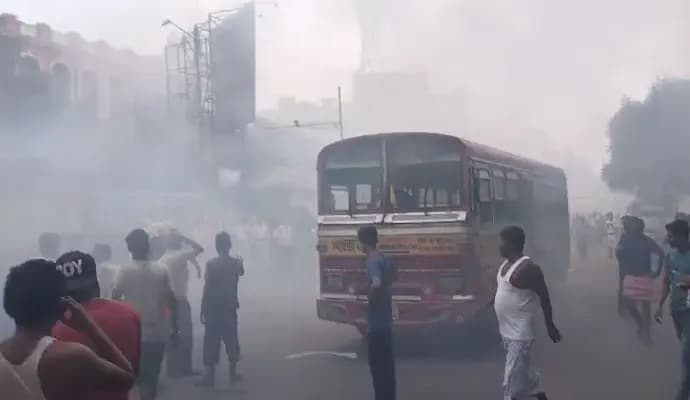 fire in birati-bbd bus route minibus near mahajati sadan gnr