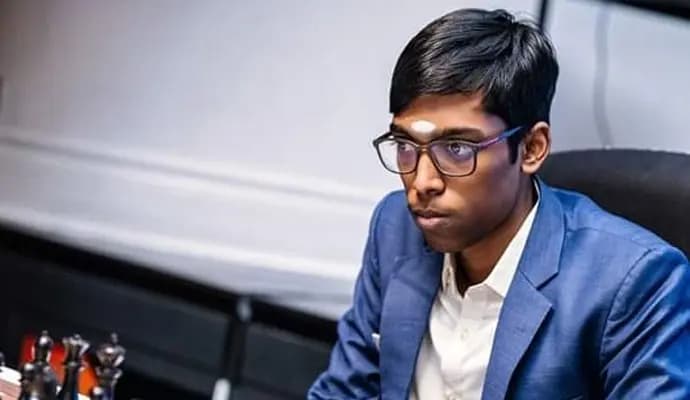 rameshbabu praggnanandhaa beat magnus carlsen in a chess tournament