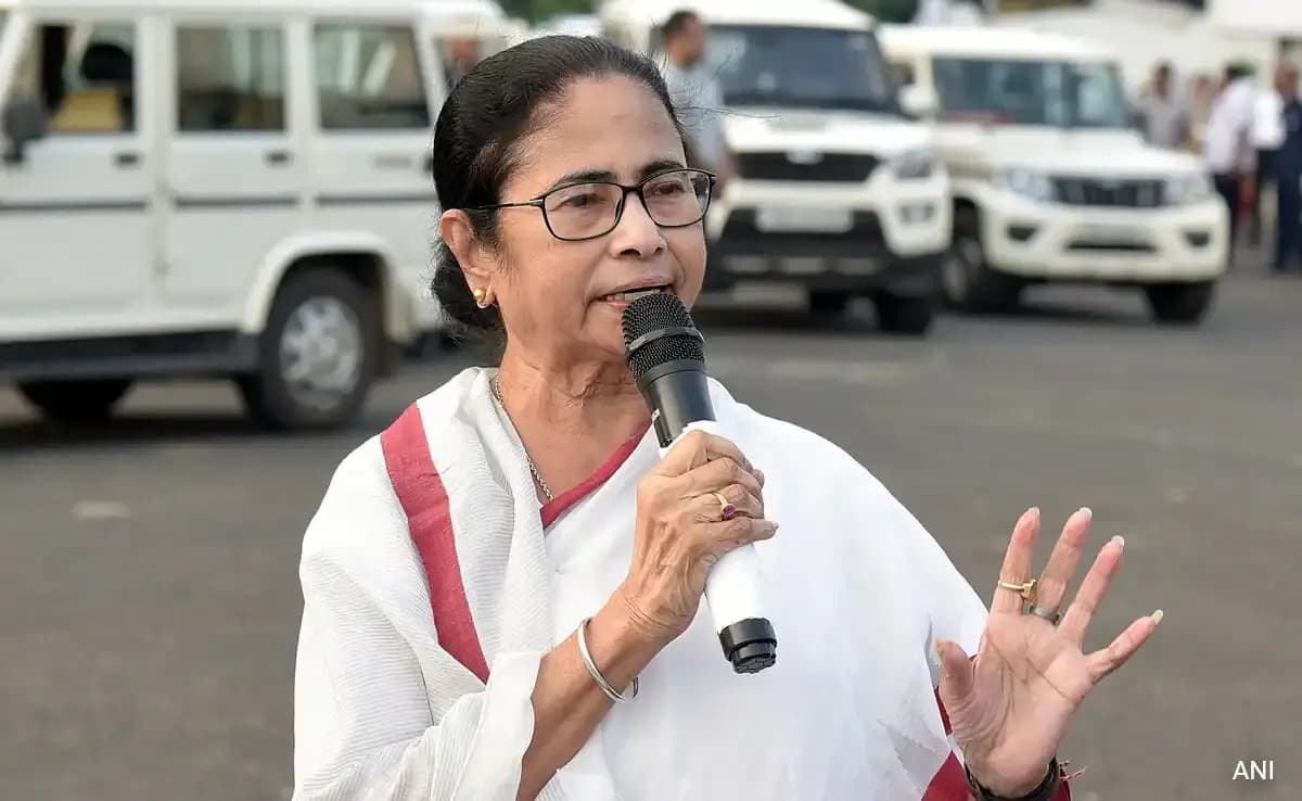 Mamata urges to all to refrain from any controversial statement regarding Bangladesh issue