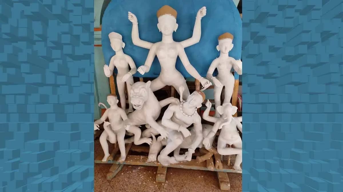three durga idol puja in same temple for 250 years gnr