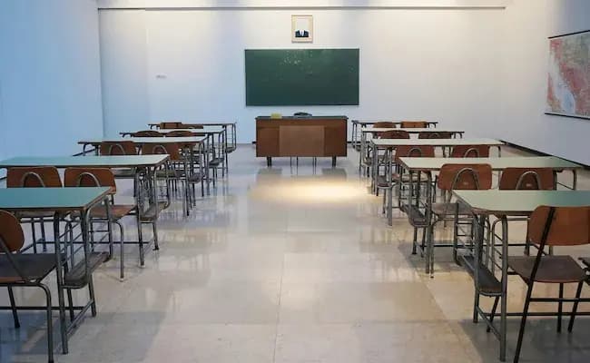 Tuition Teacher Slaps 9 Year-Old Girl  Suffers Brain Injury gnr