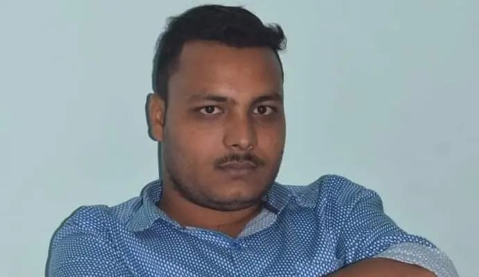 Civic volunteer on duty commits suicide in Murshidabad