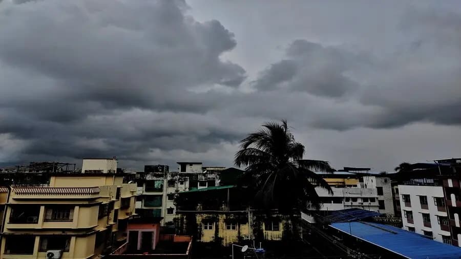 Inclement weather condition across Bengal, rainfall likely even today