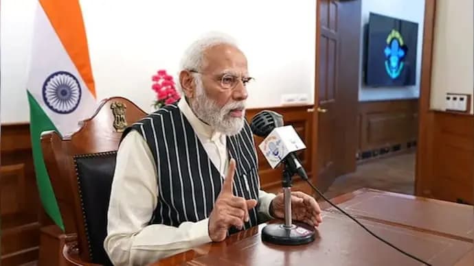 PM holds 1st Mann Ki Baat after poll win