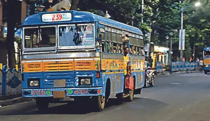 the number of buses is decreasing from saturday morning