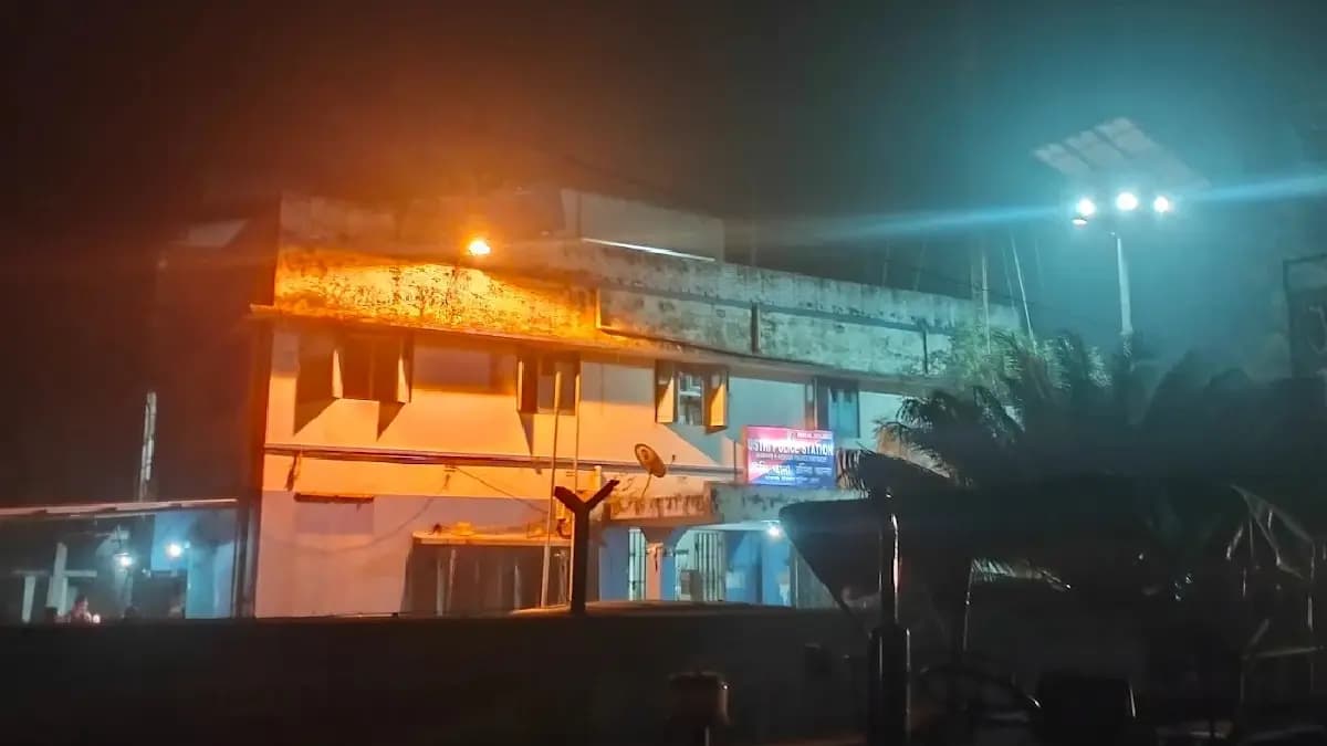 Man killed at Usthi five person detained 