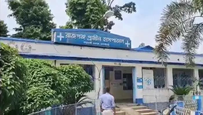 RG Kar The Jalpaiguri police set up camp at Rajganj rural hospital gnr