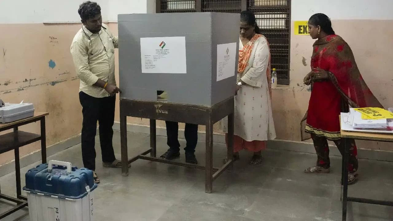 Tamilnadu assembly election begins