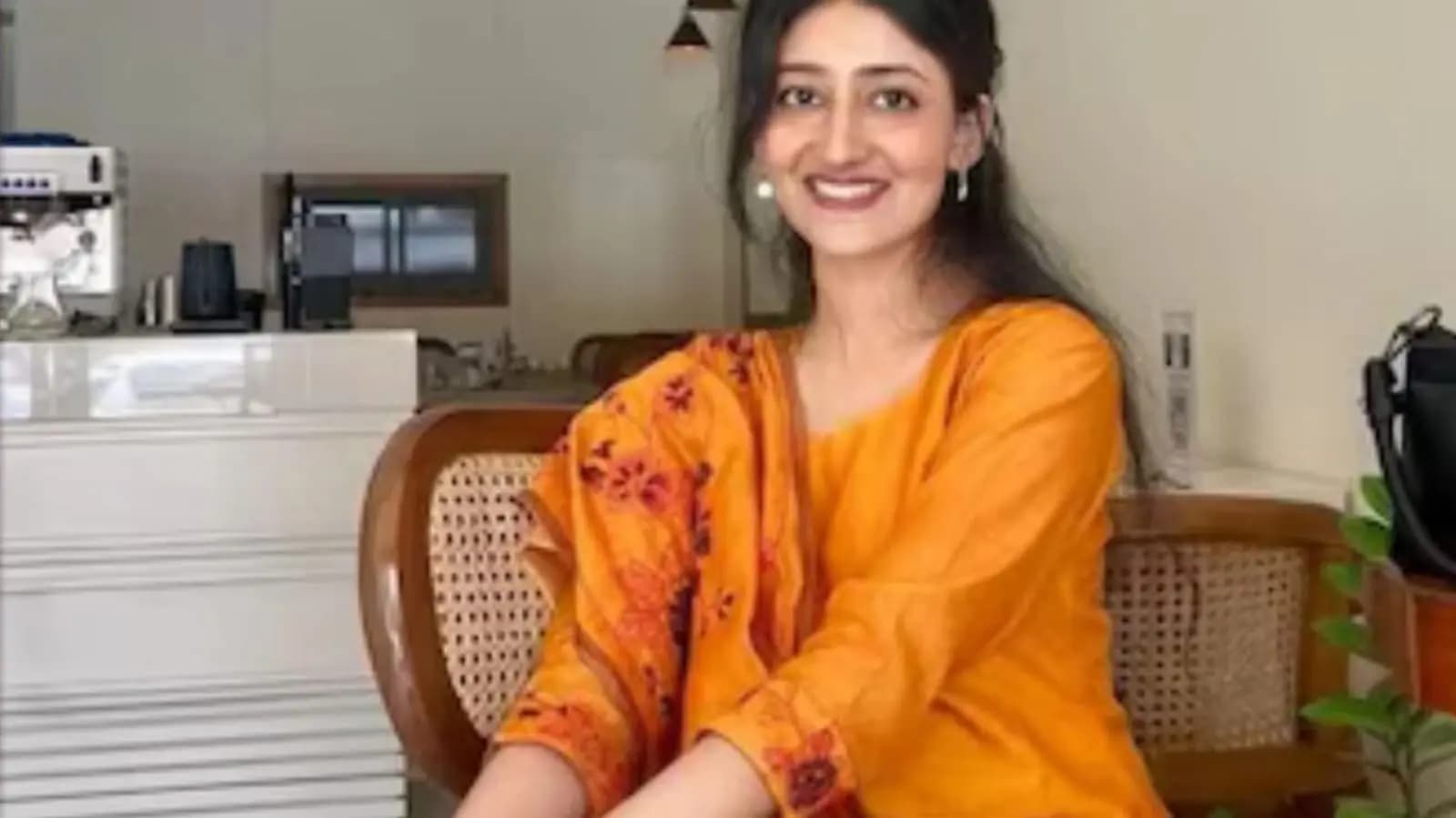 neha byadwal did not touch her phone for three years to clear upsc examination_gnr