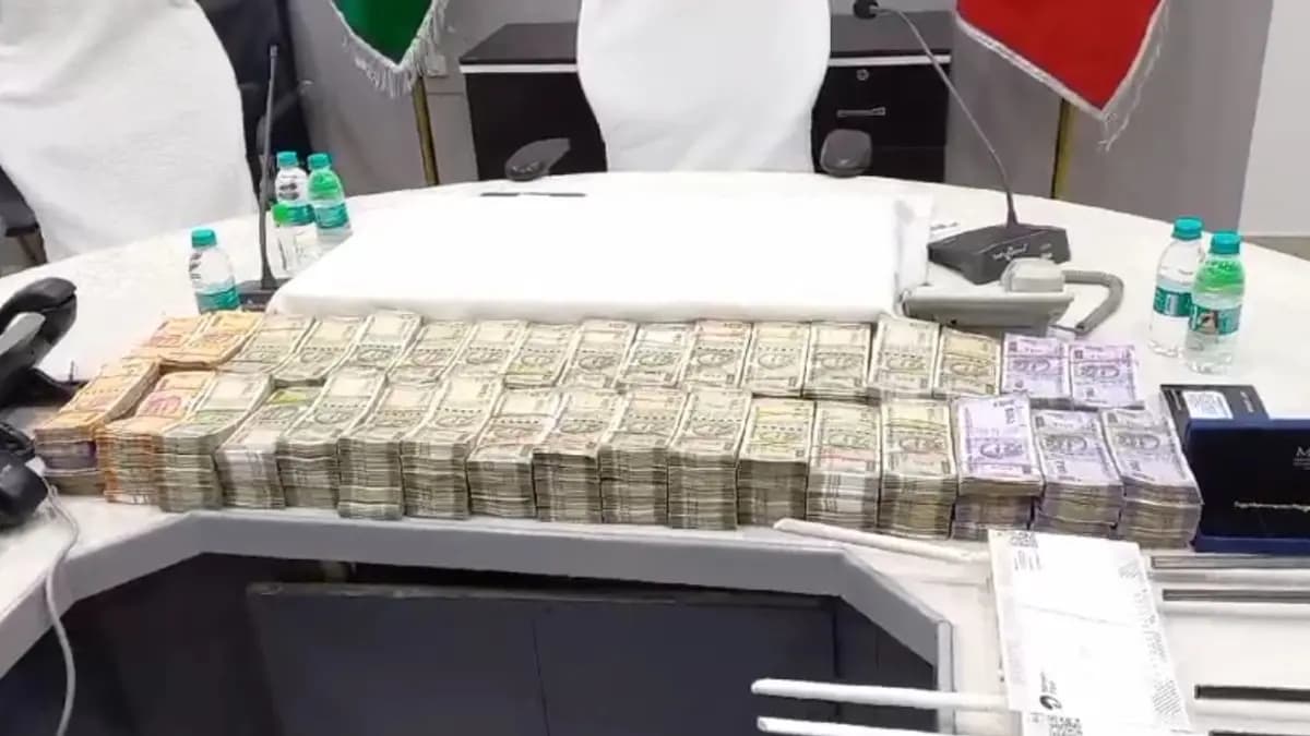 Fake call center busted in Salt lake huge cash recovered