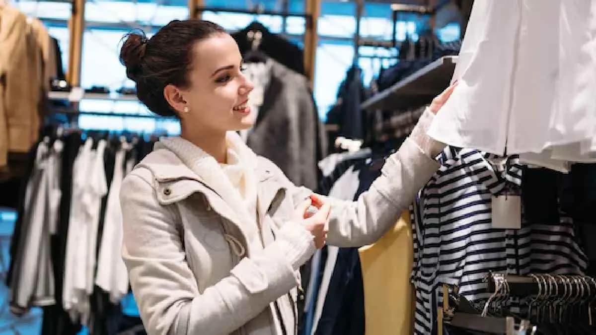 Delhi Woman Louis Vuitton Coat Worth Rs 20000 Triggers Trolling viral Video
