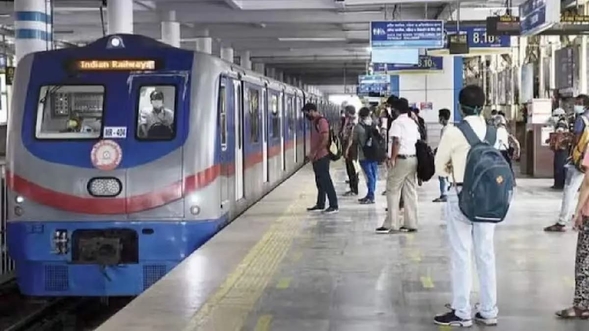 Passenger Rush Reaches Unbelievable Numbers After New Line Launch in Kolkata Metro