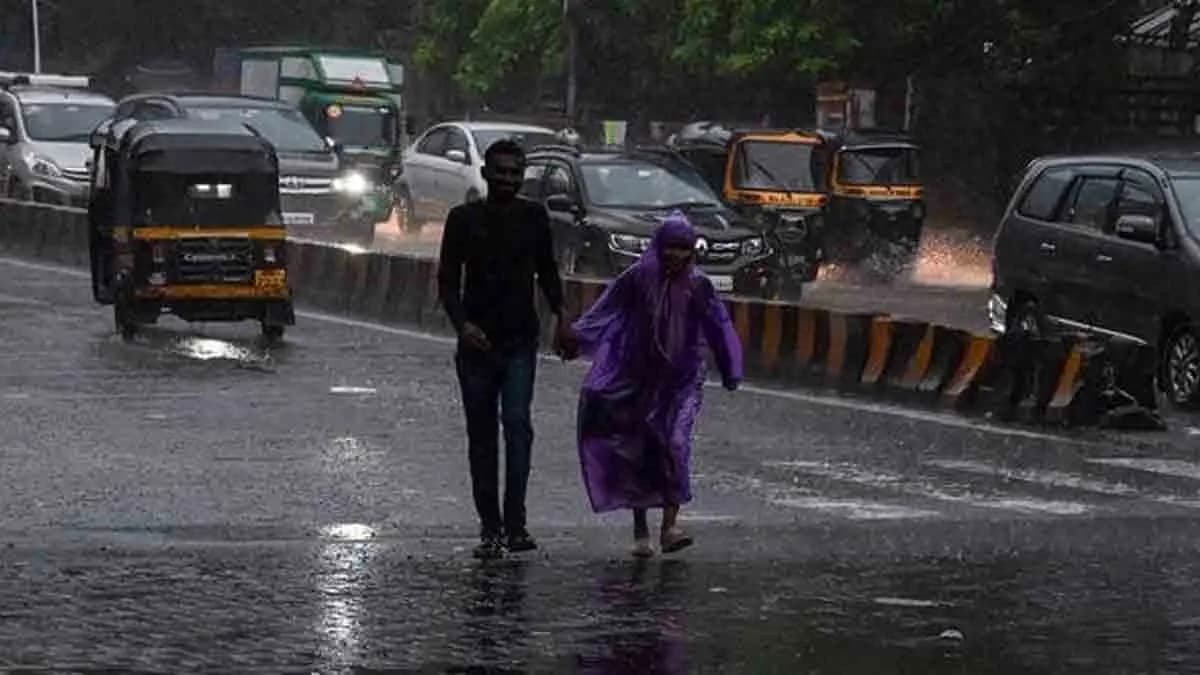 IMD Weather Update heavy fainforecast for North Bengal hot and humid weather in South Bengal 