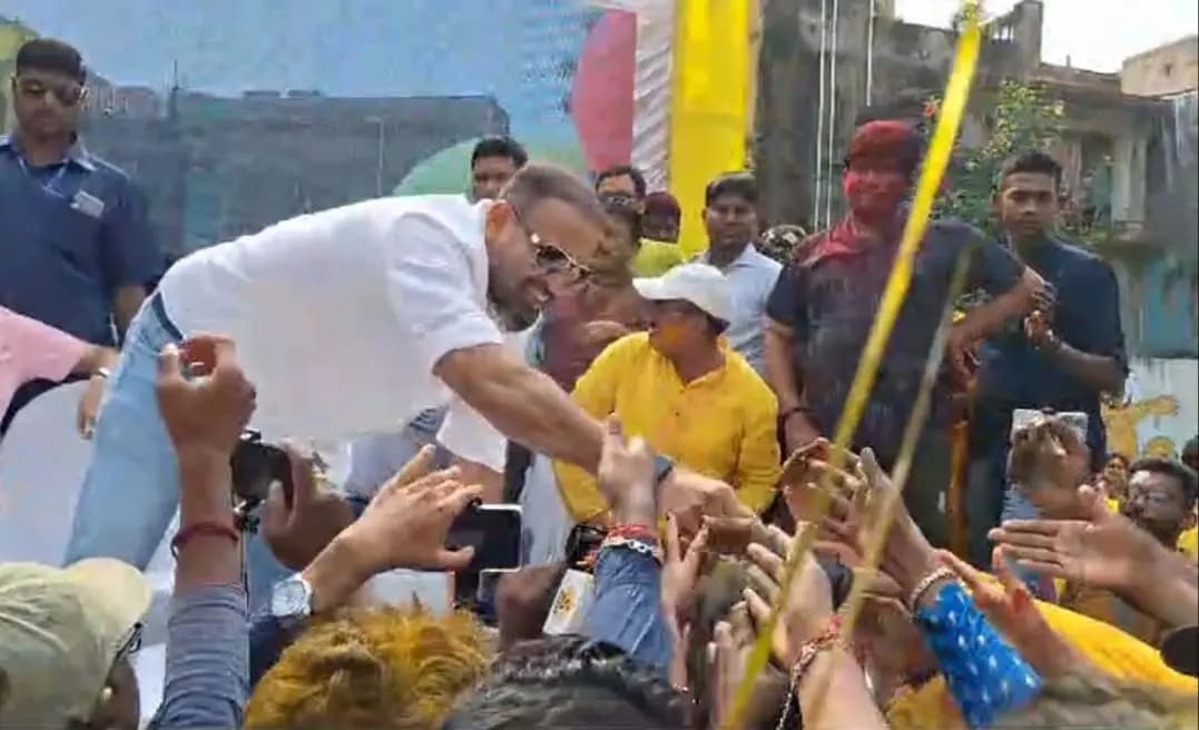 Yusuf Pathan in berhampore for parliament election