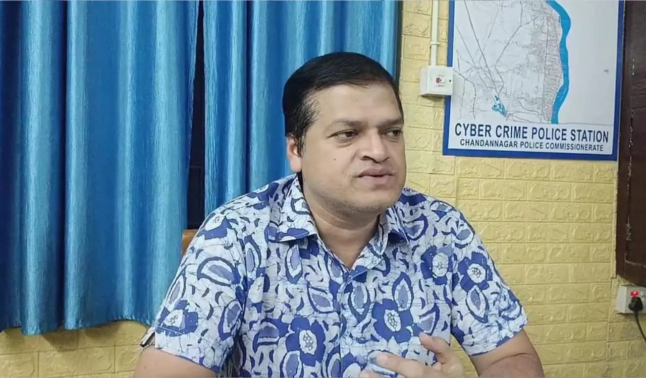 3 arrested for illegal aadhaar card business