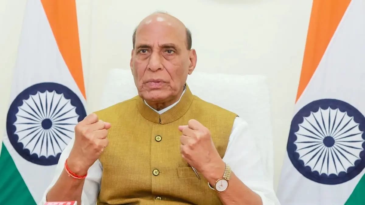 Inch of Pakistan is now within Brahmos range said Rajnath singh after flagging of first batch of Lucknow-made missile