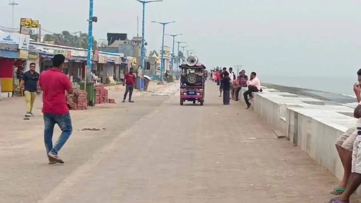 Cyclone Dana Update Tourists forced to leave Digha Mandarmani gnr