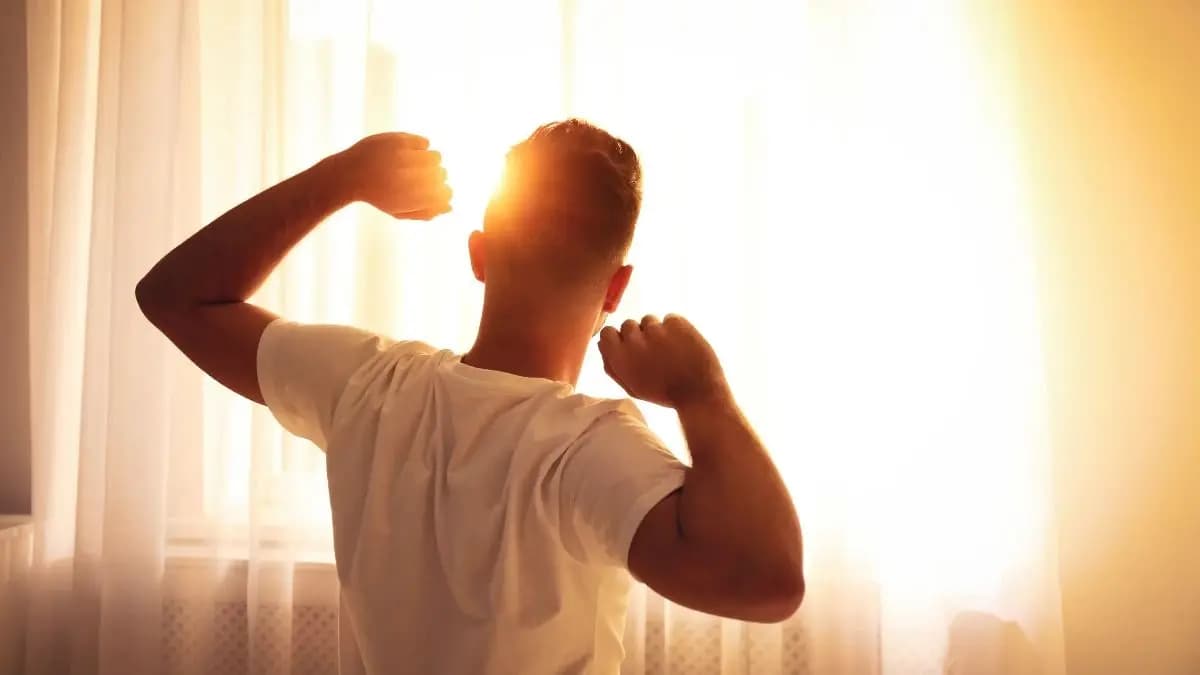 Stop using Mobile Smartphone in the morning to make your day more energetic