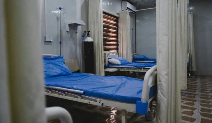 Unable to pay medical bills, Kansas City man strangles wife