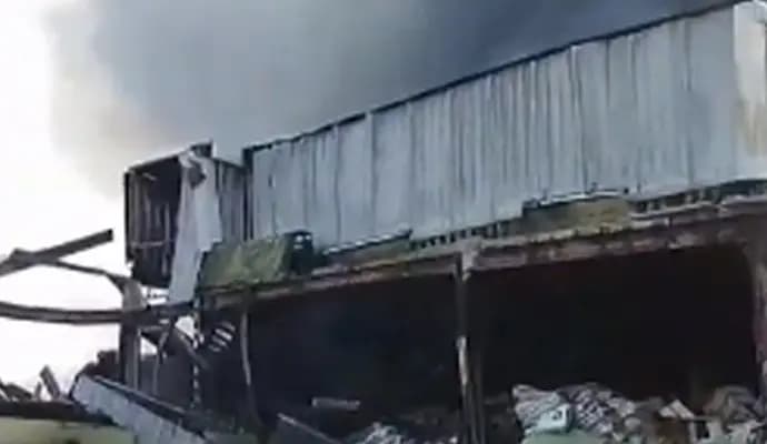 fire at medicine godown in dankuni