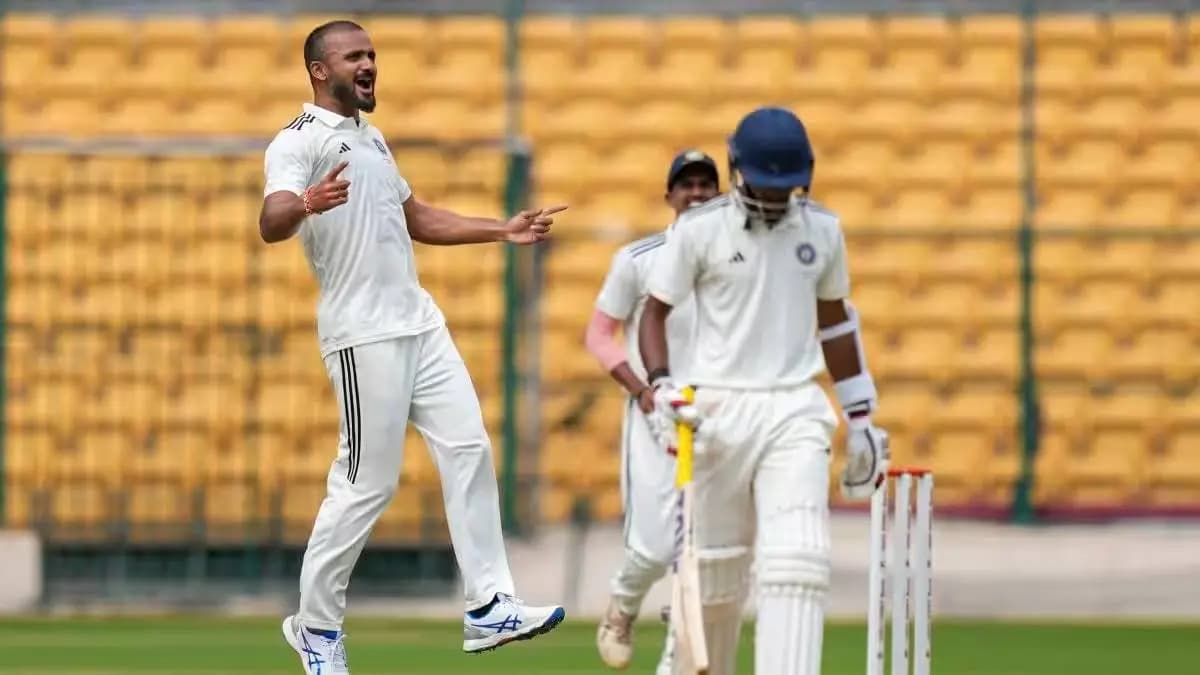 Abhimanyu Easwaran and akashdeep will play ranji against gujarat