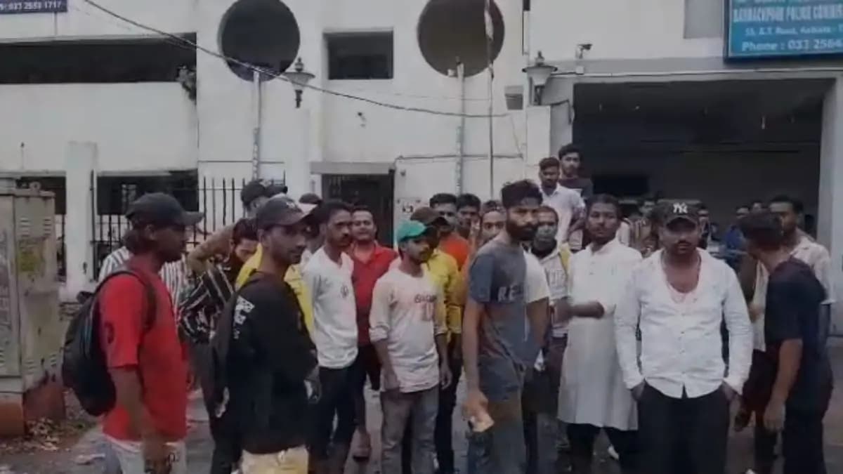 Attack on workers of delivery company in Belgharia gnr