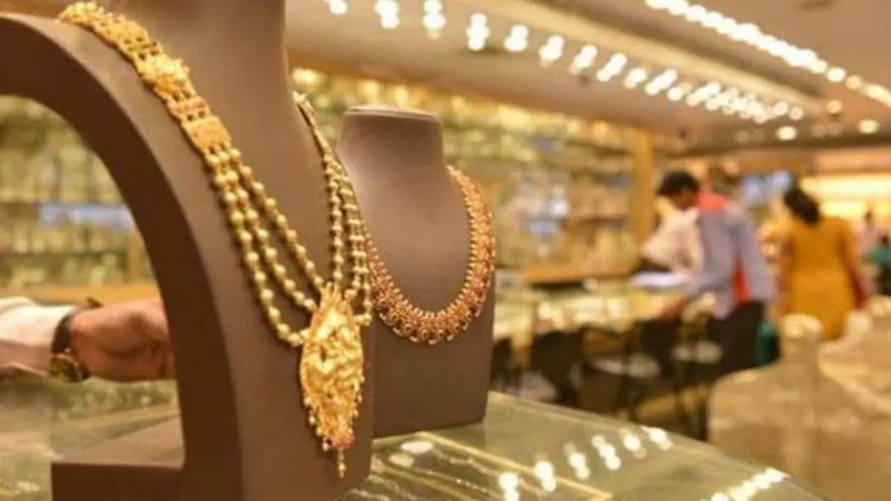 Gold price increasing ahead of Dhanteras