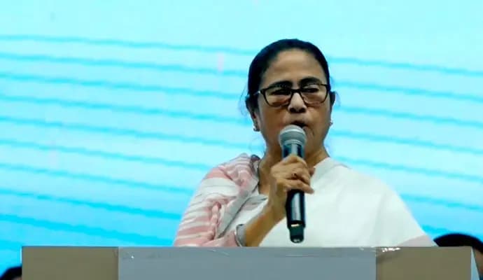 mamata banerjee attack center