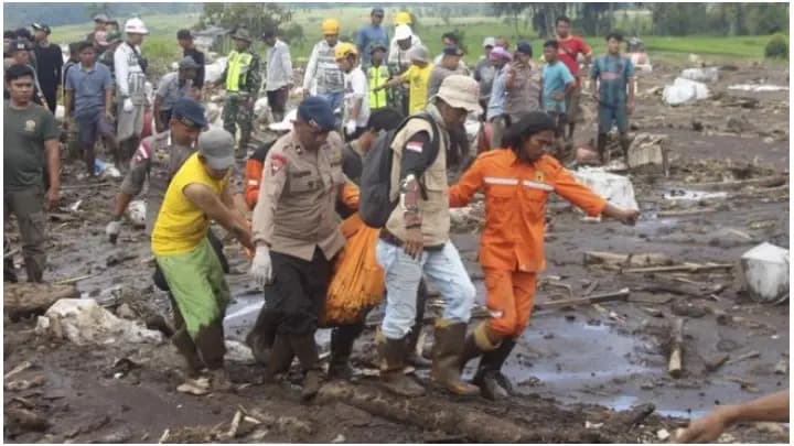 Indonesia flood death toll rises to 41 with 17 missing