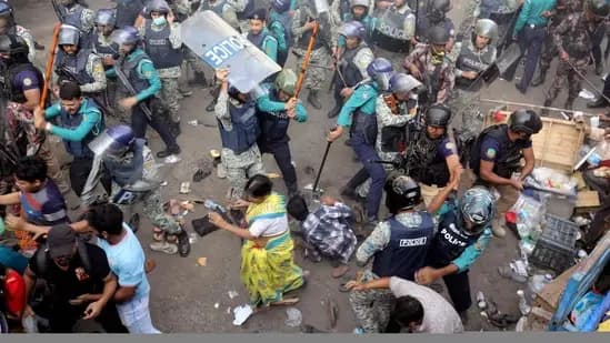 a lawyer saiful islam killed in clashes over hindu priests chinmoy das arrest in Bangladesh_gnr